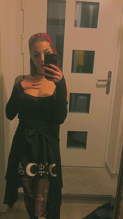 u184671092 OnlyFans picture
