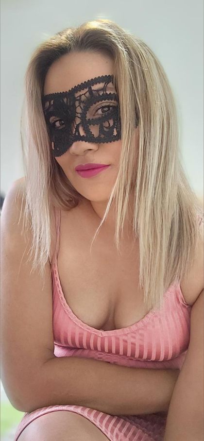 nora2390 OnlyFans picture