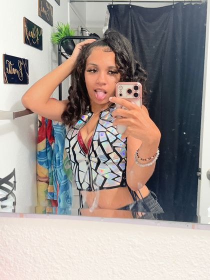 parisprivatelife OnlyFans picture