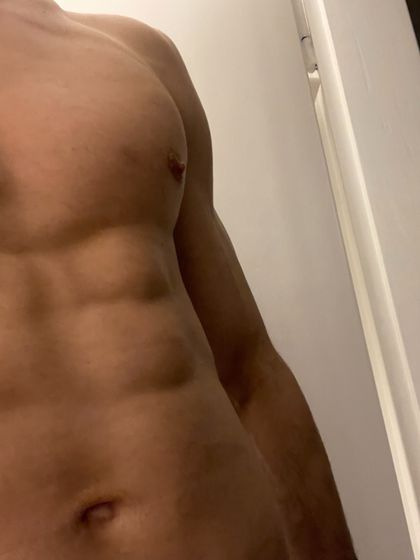 bi.curious.giants OnlyFans picture