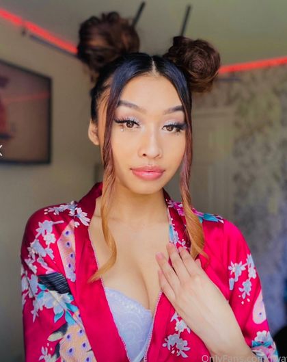 yourfavas1an OnlyFans picture