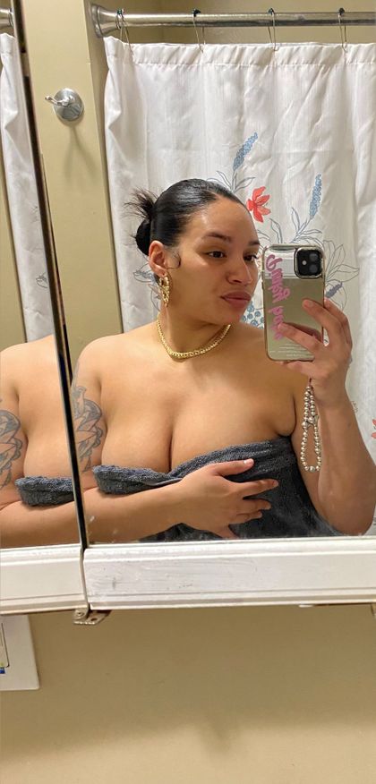 yellowbonebeauty12 OnlyFans picture