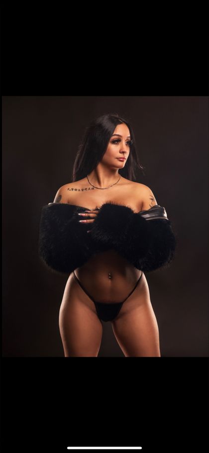 yummyyasmine1 OnlyFans picture