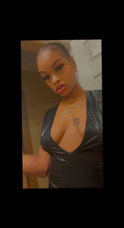 suzieek OnlyFans picture