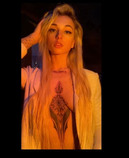 flora_13 OnlyFans picture