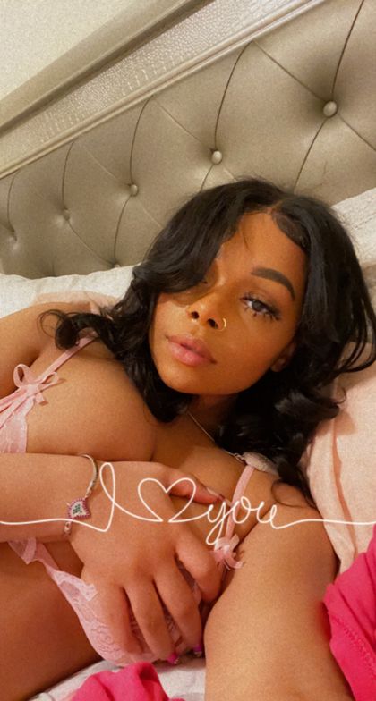 aliviachew OnlyFans picture