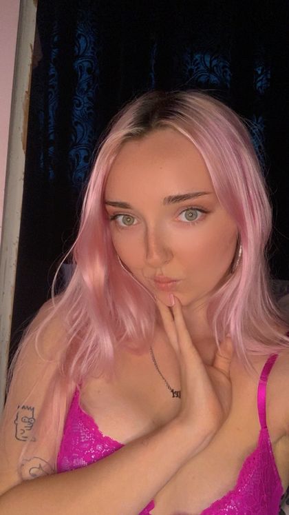 strawberryhaze1011 OnlyFans picture