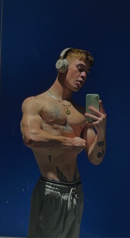 theylu.vchas OnlyFans picture