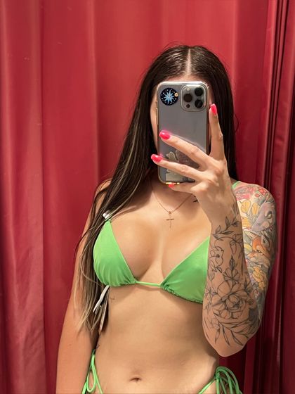 arinatoo OnlyFans picture