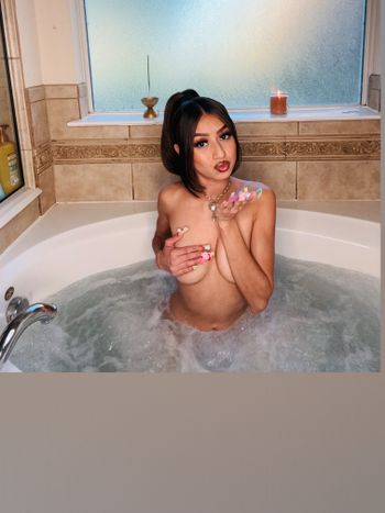 Bella Aurora