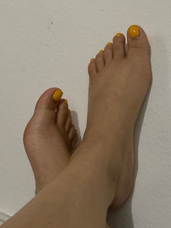PrettyRed Feet