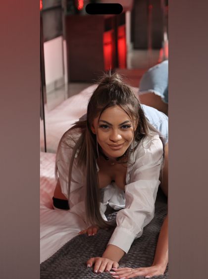 ariannapetitee OnlyFans picture