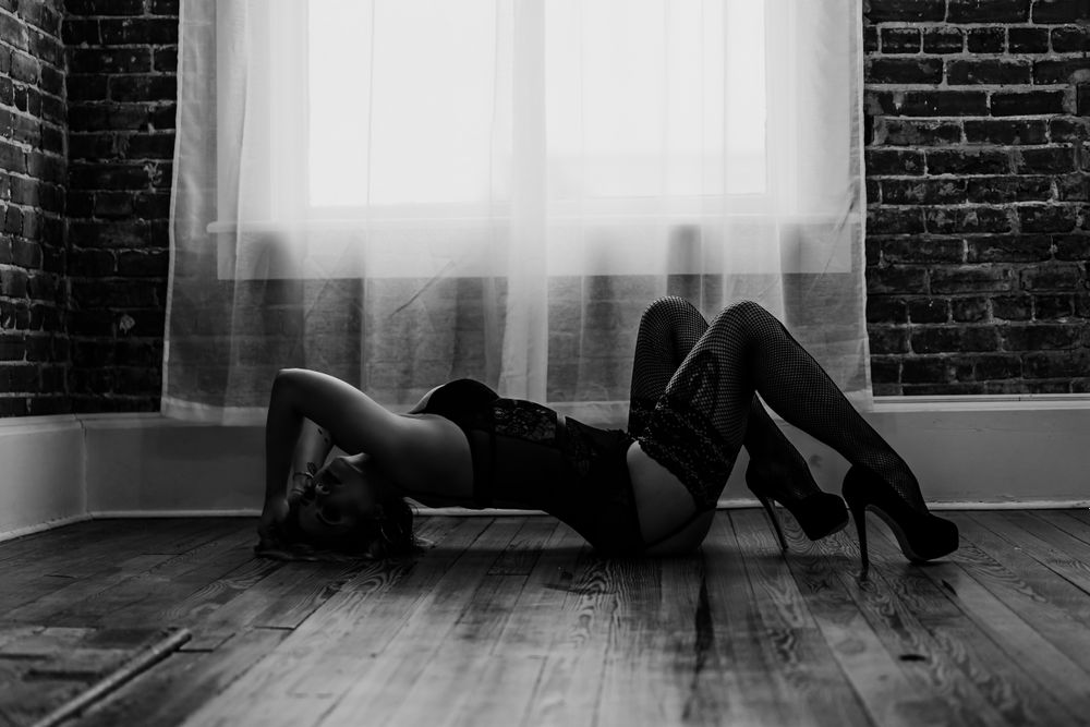 thighsandlace OnlyFans profile picture