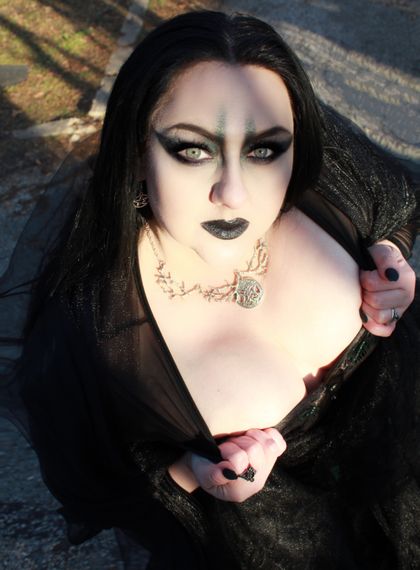 hellsbel1331 OnlyFans picture