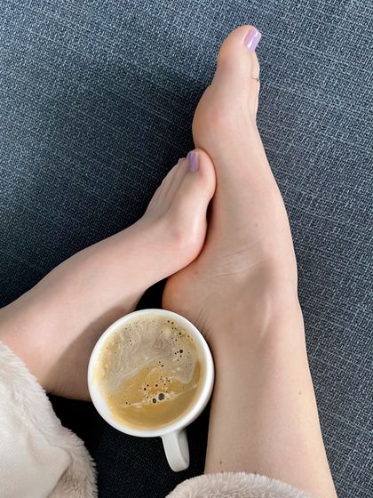 one.emma.two.feet OnlyFans picture