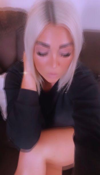 aboutdemi