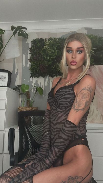 kinkeykloe OnlyFans picture