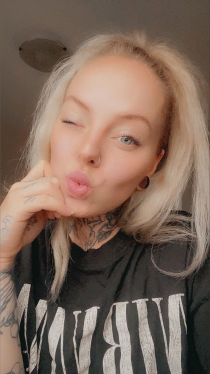 bluenblonde OnlyFans picture