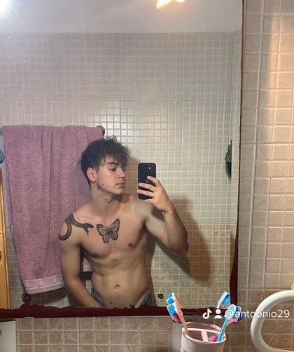 antonioo29 OnlyFans picture