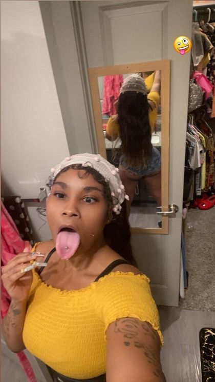 crystalinkk OnlyFans picture