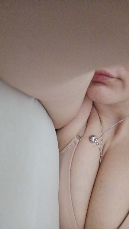 byfenizah OnlyFans picture