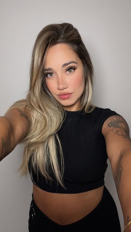 yoursophielatina OnlyFans picture
