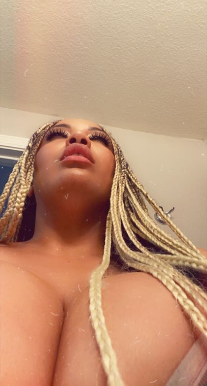 karinaglove OnlyFans picture