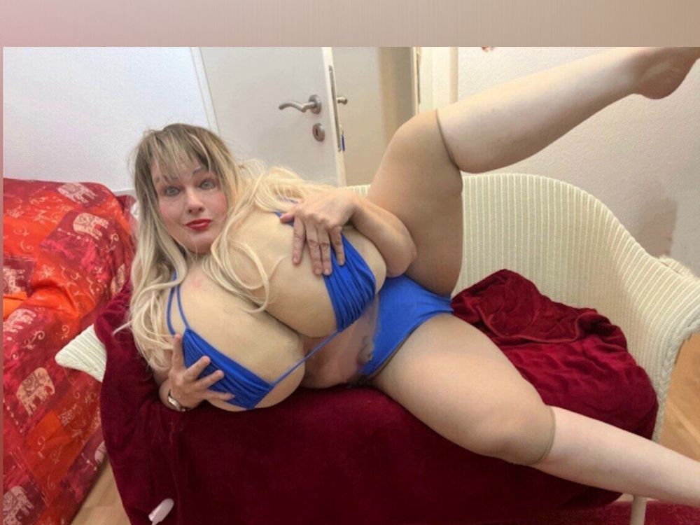 monicamelons1 OnlyFans profile picture