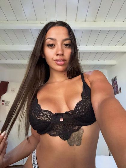 miaanextdoor OnlyFans picture