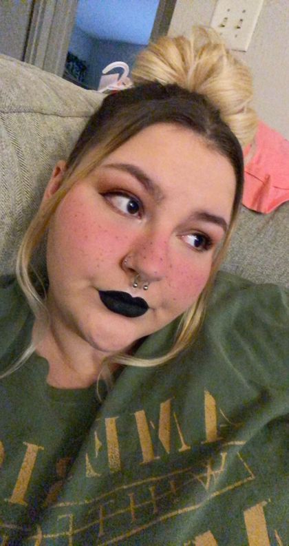 luxxylacy OnlyFans picture