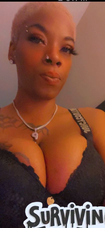 yachestybestie OnlyFans picture