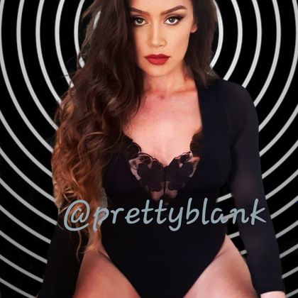 prettyblank OnlyFans picture