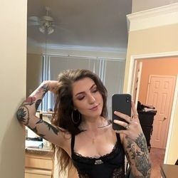zoeygrey OnlyFans picture