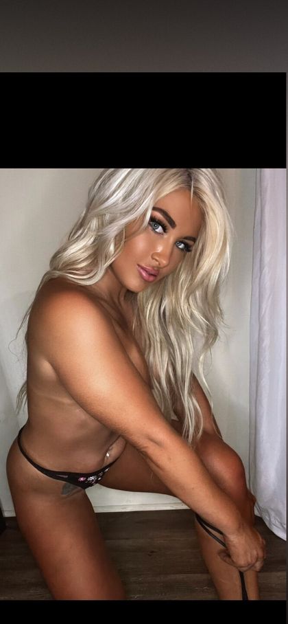 kissinkristin OnlyFans picture