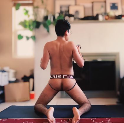 buttsandasanas OnlyFans picture