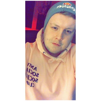 lewishh OnlyFans picture