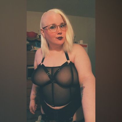 lilbittypenguin OnlyFans picture