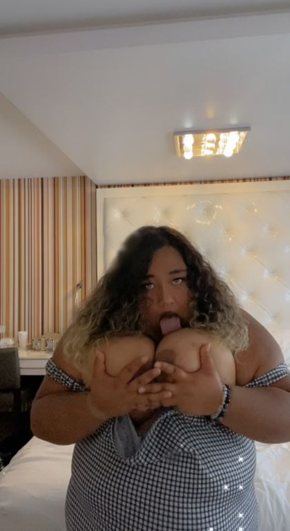 badgirlangg OnlyFans picture