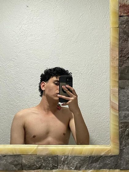 u332510425 OnlyFans picture
