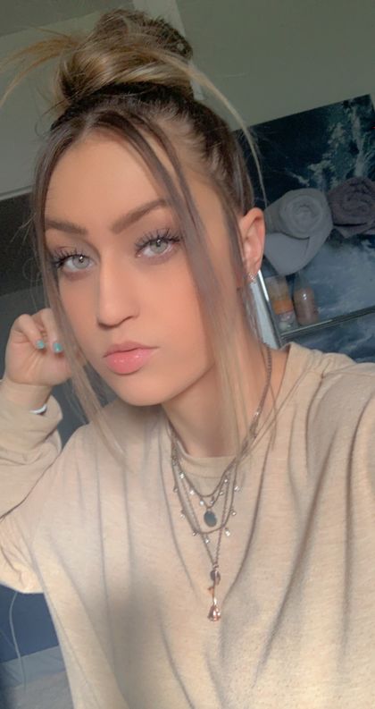 qu33nof3v3rything OnlyFans picture