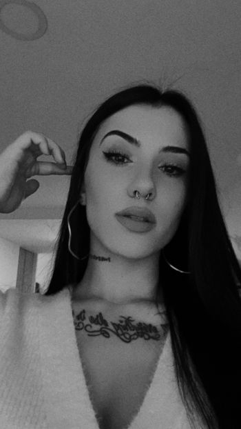 Amber Kiss