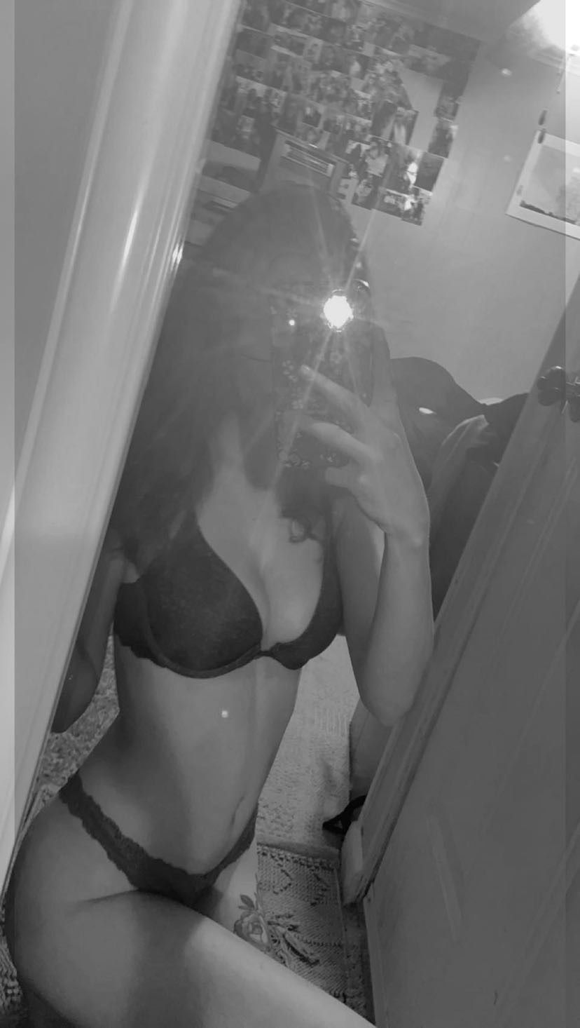 sexypetitemom19 OnlyFans profile picture