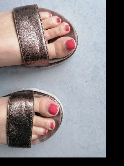 louiseshandsandfeet OnlyFans picture