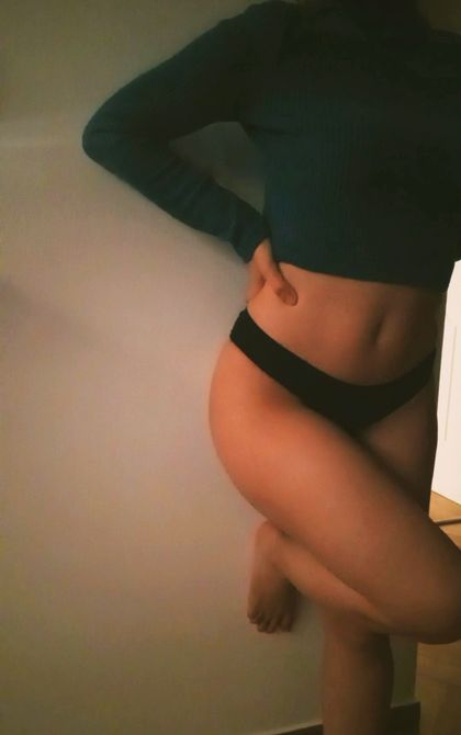 petitefl OnlyFans picture