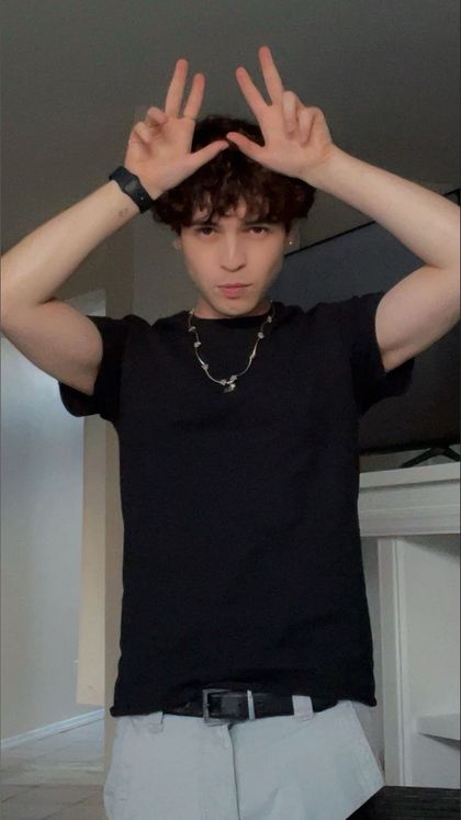 milezherelol OnlyFans picture