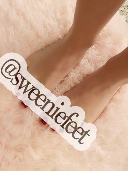 sweeniefeet OnlyFans picture