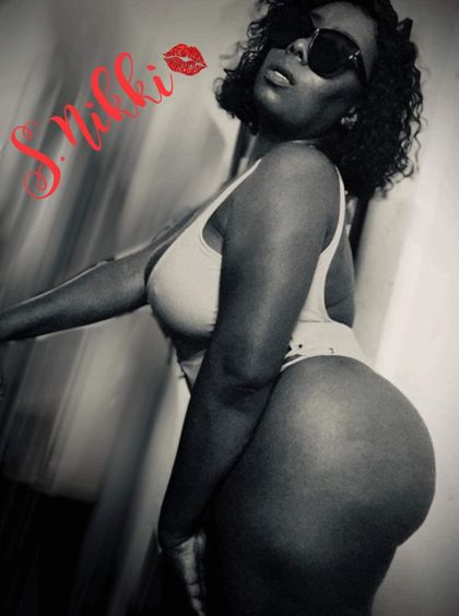 afterhourswithnikki OnlyFans picture