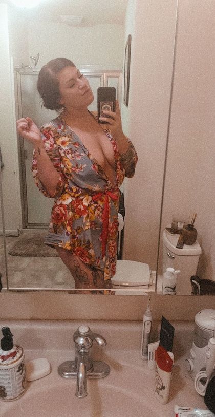 allucaneatsaladbar OnlyFans picture