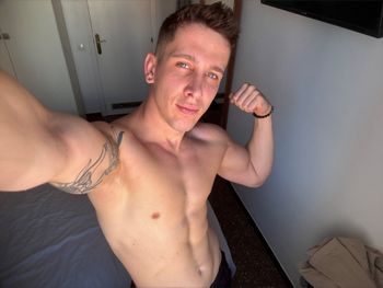 HUGO BLOND