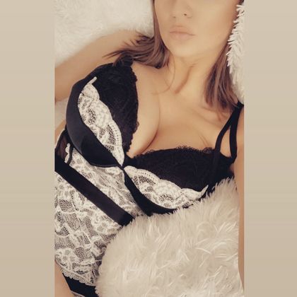 karoli3na OnlyFans picture